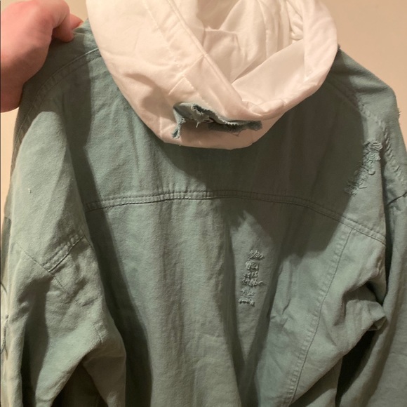 Jean jacket - Picture 1 of 3